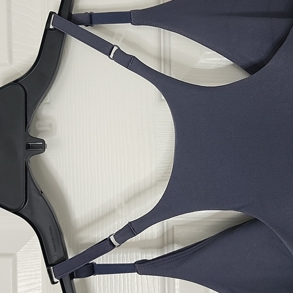 OLD NAVY ACTIVE WOMAN'S MUSCLE TOP XXL - Picture 7 of 11